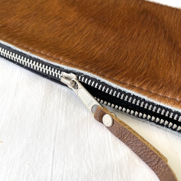 W G Wild Goose Cowhide Hair Leather Wristlet Brown & White Rustic Cowgirl NWOT - Picture 2 of 7